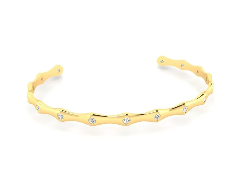 Bracelete Orgânico Com Zircônias Brancas Folheado A Ouro 18k – Leveza E Brilho