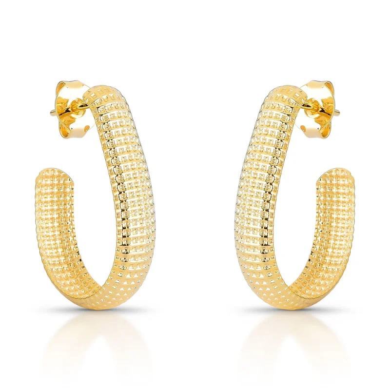 Brinco De Argola Texturizado Folheado A Ouro 18k – Brilho E Sofisticação